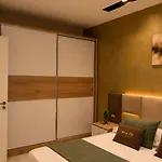 Nova Qerret Zl