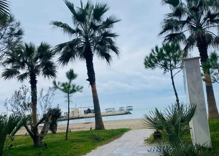 Nova Qerret Zl アパート